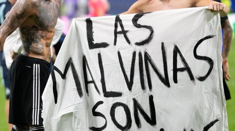 Finale Argentine-Espagne : la FIFA autorise les Argentins à brandir la banderole sur les Malouines