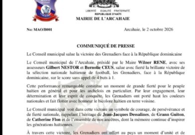 Akayè salye viktwa Grenadye yo epi mete aksan sou fyète nasyonal la